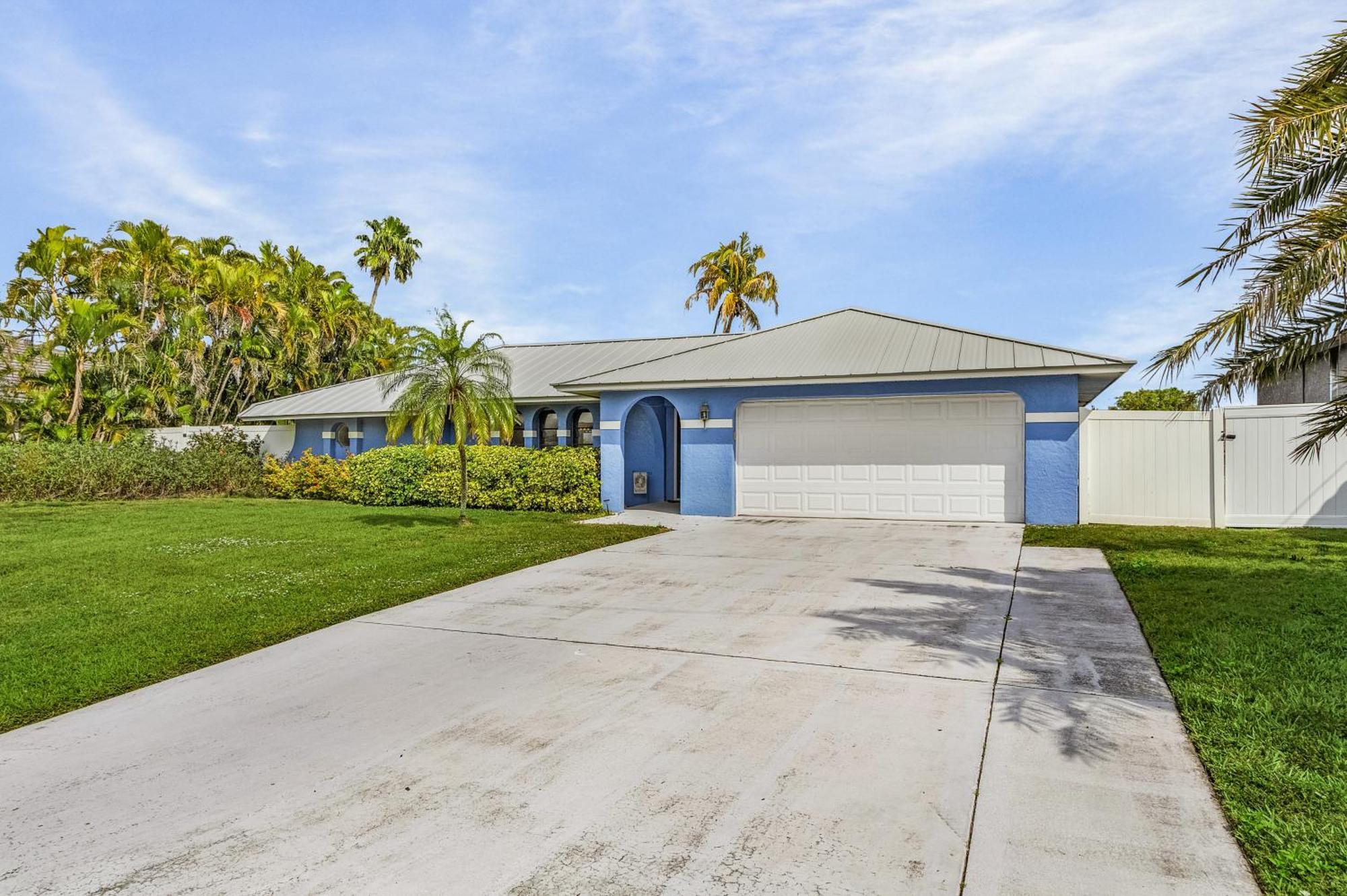Canal-Front Oasis With Dock And Kayaks In Cape Coral! Экстерьер фото